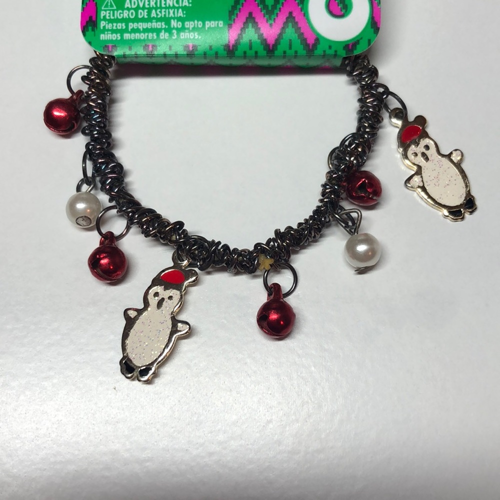 Claire’s Penguin Charm Bracelet NWT